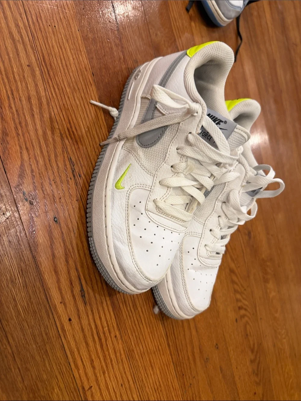 size 5Y Nike Kids White Sneakers with Neon Green Accents use very good no box